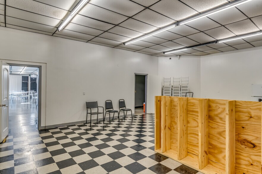 More Photos Of 3571/3585 McGehee Rd, Montgomery Restaurant For Sale