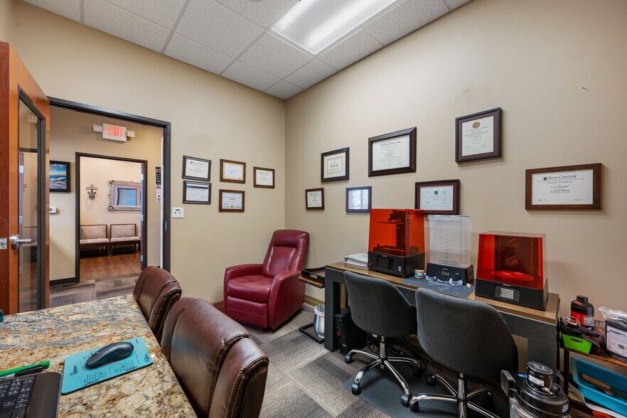 More Photos Of 7215 Wyoming Springs Dr, Round Rock Medical For Lease