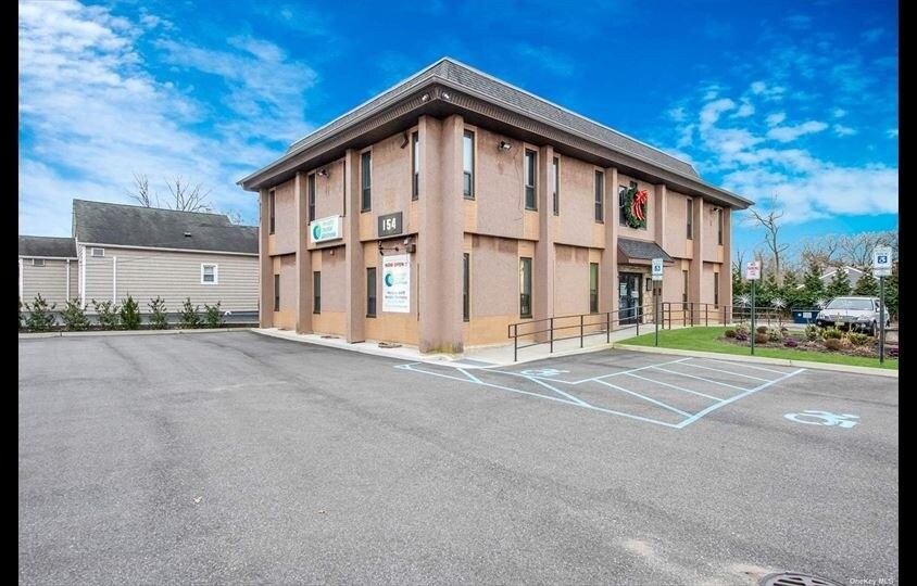 More Photos Of 154 Terry Rd, Smithtown Medical For Lease