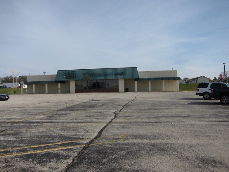 More Photos Of 720-756 Broadway St, Berlin Freestanding For Sale