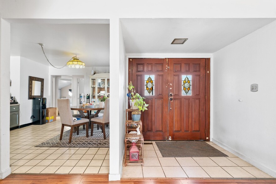 More Photos Of 1708 Hallmark Ln, San Jose Healthcare For Sale