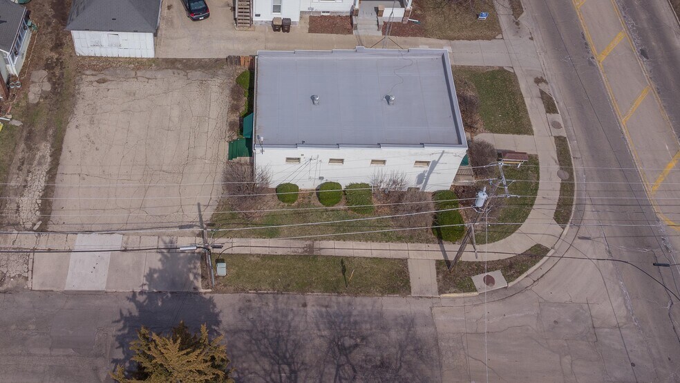 More Photos Of 404 N West Ave, Freeport Office For Sale