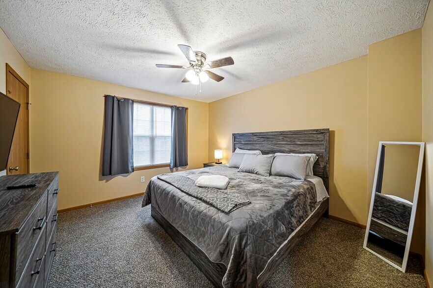 More Photos Of 6037 Lake Rd W, Ashtabula Apartments For Sale