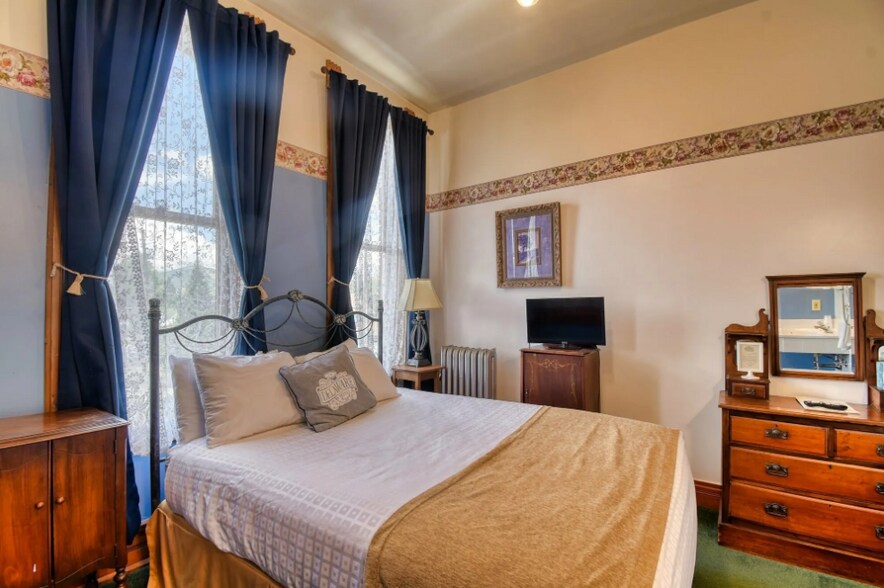 More Photos Of 700 Harrison Ave, Leadville Hotel For Sale