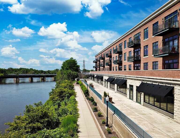 160 S River St, Aurora, IL 60506 Apartments For Sale