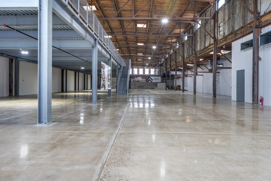 More Photos Of 1325 Quincy St NE, Minneapolis Loft Creative Space For Lease