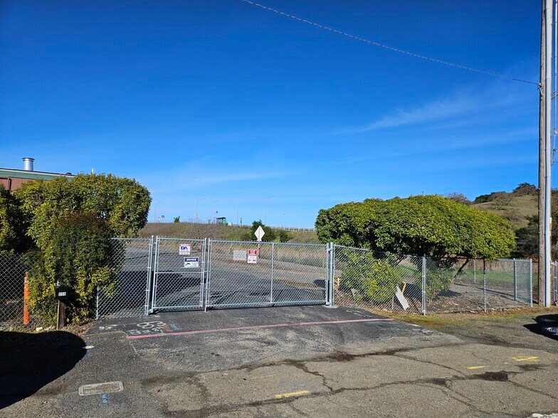 More Photos Of 998 Rush Creek Pl, Novato Land For Lease