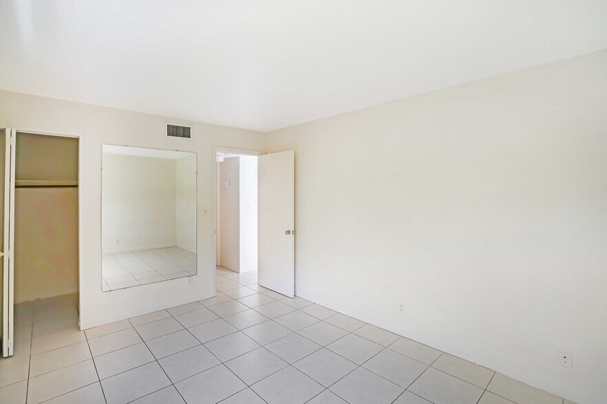 More Photos Of 100 SE 21 St, Fort Lauderdale Apartments For Sale