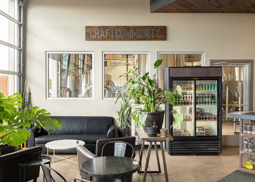 More Photos Of 2480-2490 N Powers Blvd, Colorado Springs Warehouse For Sale