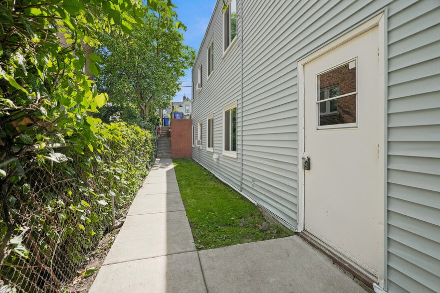 More Photos Of 394 Pierce St, Saint Paul Apartments For Sale