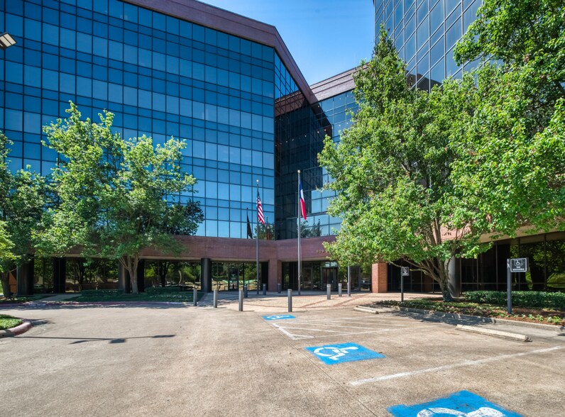 More Photos Of 909 ESE Loop 323, Tyler Office For Sale