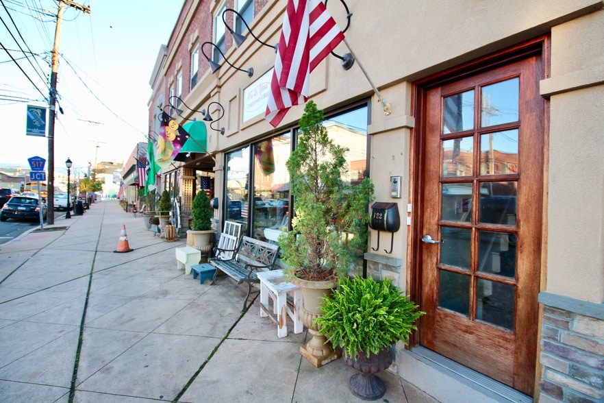 More Photos Of 122-126 Main St, Hackettstown Apartments For Lease