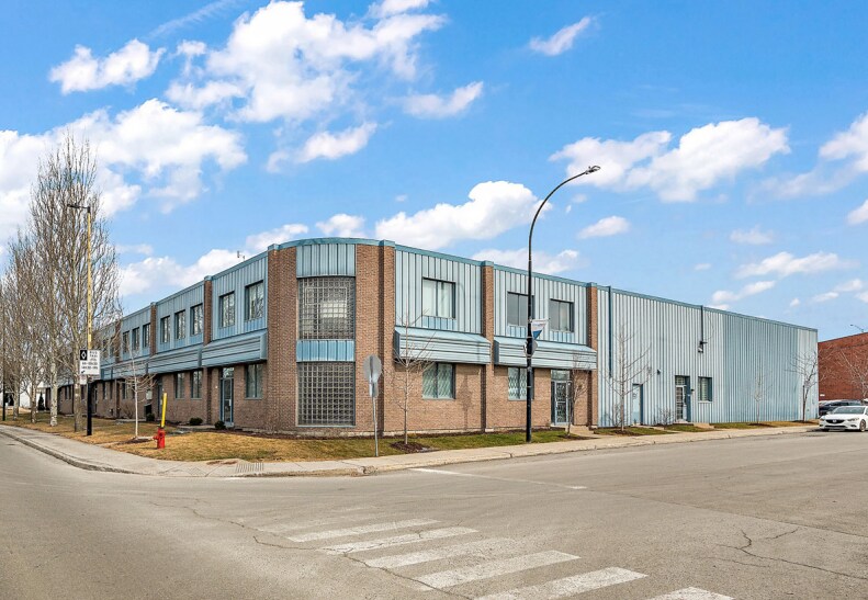 Primary Photo Of 5190 Rue Saint-Patrick, Montréal Distribution For Lease