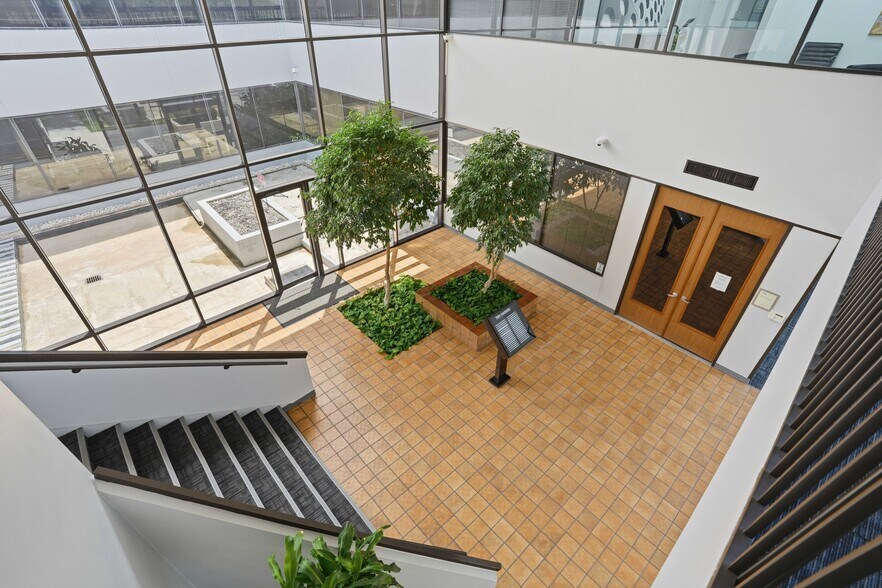 More Photos Of 7011 Harwin Dr, Houston Medical For Lease