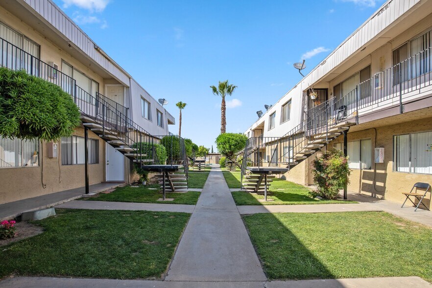 More Photos Of 51 E Dakota Ave, Fresno Apartments For Sale