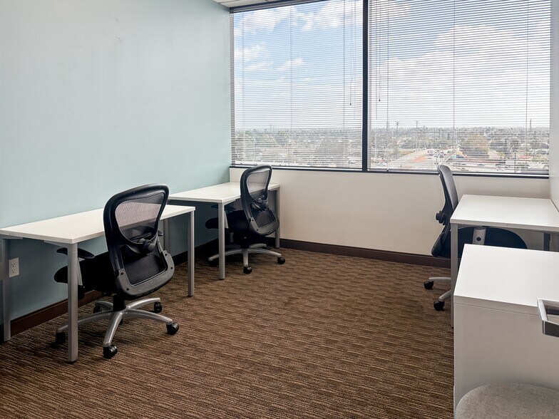 More Photos Of 6 Centerpointe Dr, La Palma Coworking Space