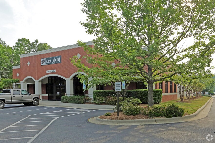 More Photos Of 1051 Schieffelin Rd, Apex Office For Lease