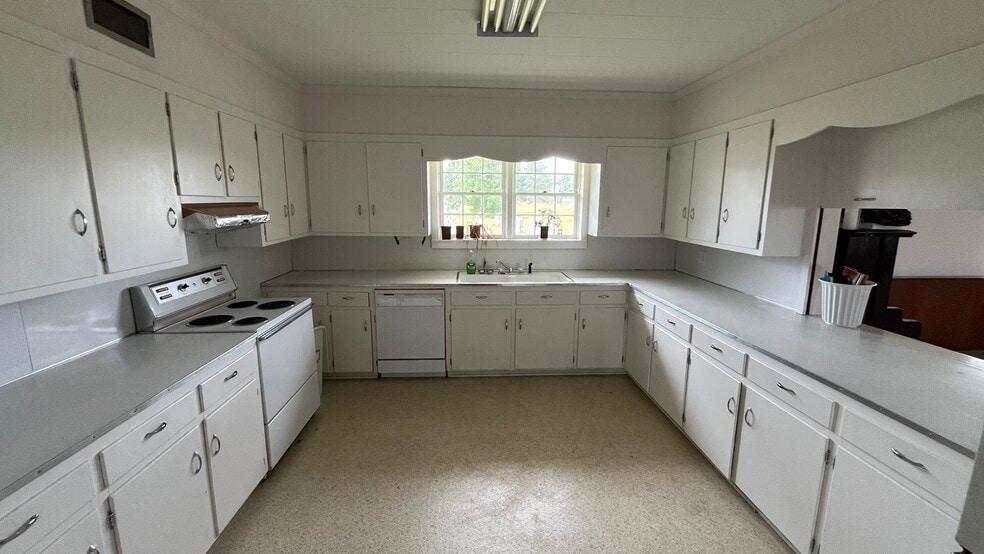 More Photos Of 21 Mayesville Rd, Morven Religious Facility For Sale