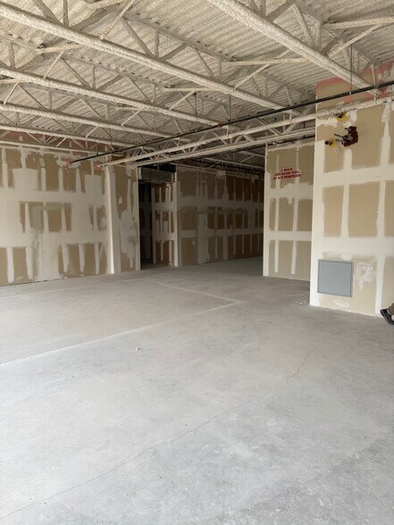 More Photos Of 925 NE 30th Ter, Homestead Medical For Lease