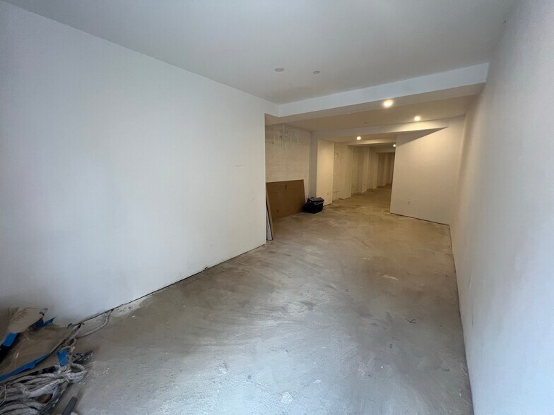 More Photos Of 250 Manhattan Ave, Brooklyn Apartments For Sale