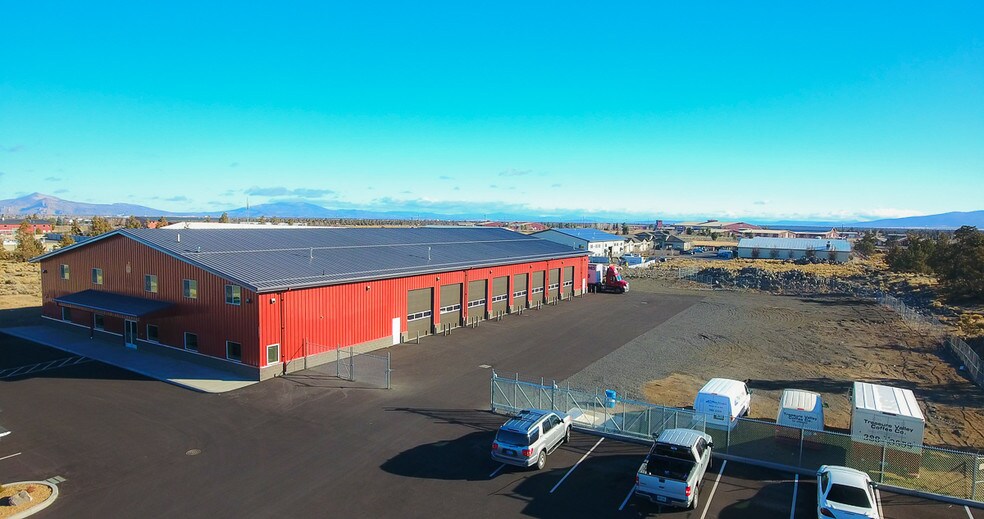 More Photos Of 4620 SW 23rd St, Redmond Warehouse For Lease