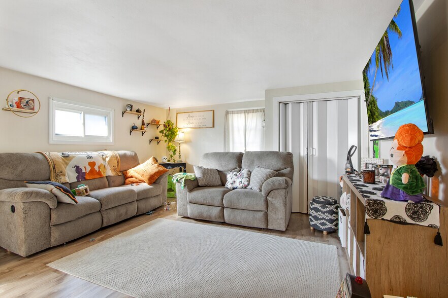 More Photos Of 6980 Nash Rd, North Tonawanda Apartments For Sale