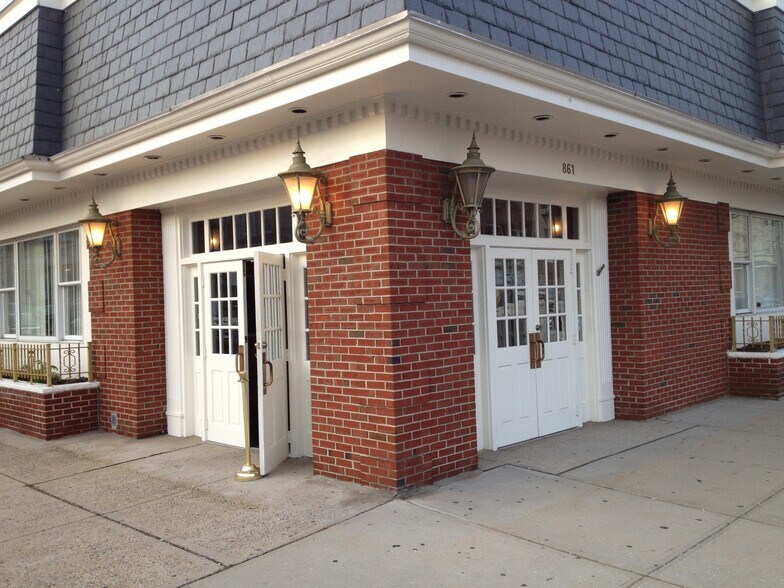 More Photos Of 861-863 Broadway, Bayonne General Retail For Sale