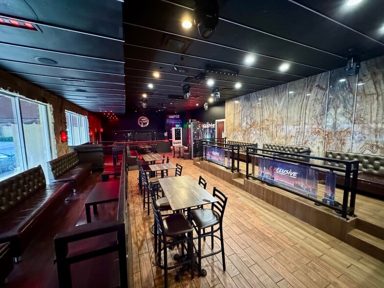 More Photos Of 2000 Harrison St, Hollywood Unknown For Lease