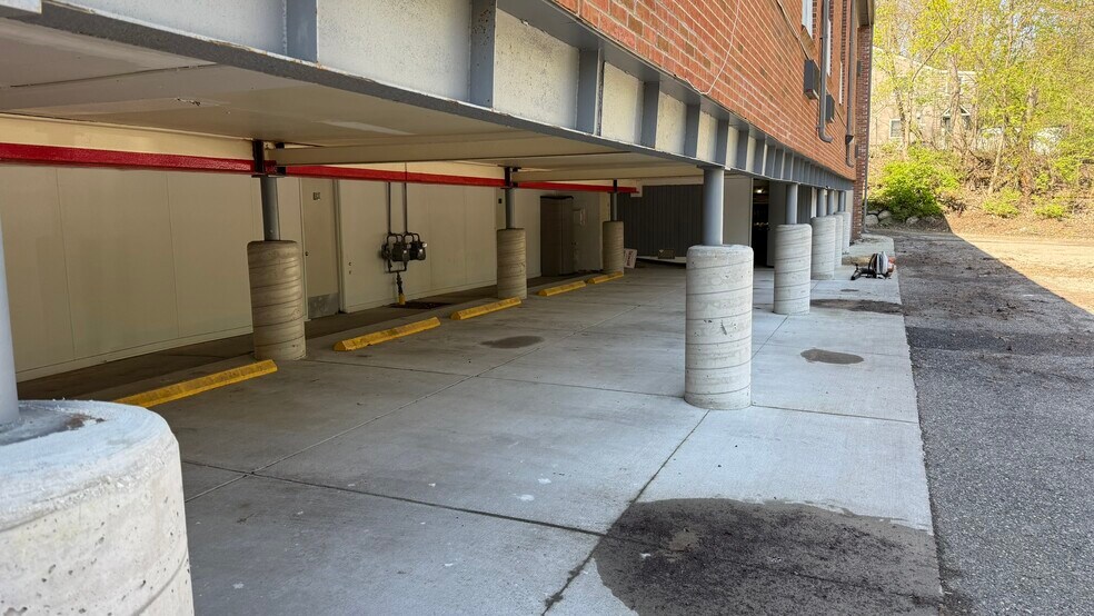 More Photos Of 1000 W Huron St, Ann Arbor Apartments For Sale