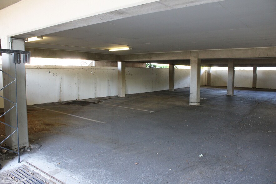 More Photos Of 8100 Broadway St, San Antonio Office For Sale