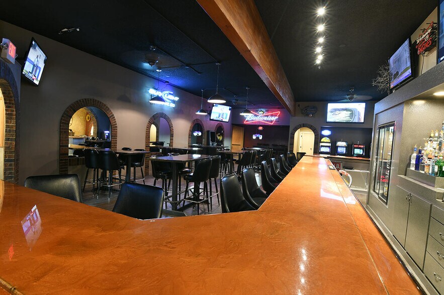 More Photos Of 239 Main St, Shelby Bar For Sale