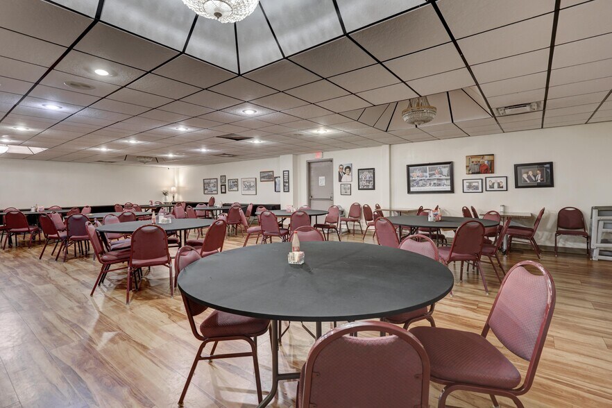 More Photos Of 2728 & 2802 N Rangeline Road, Joplin Flex For Sale