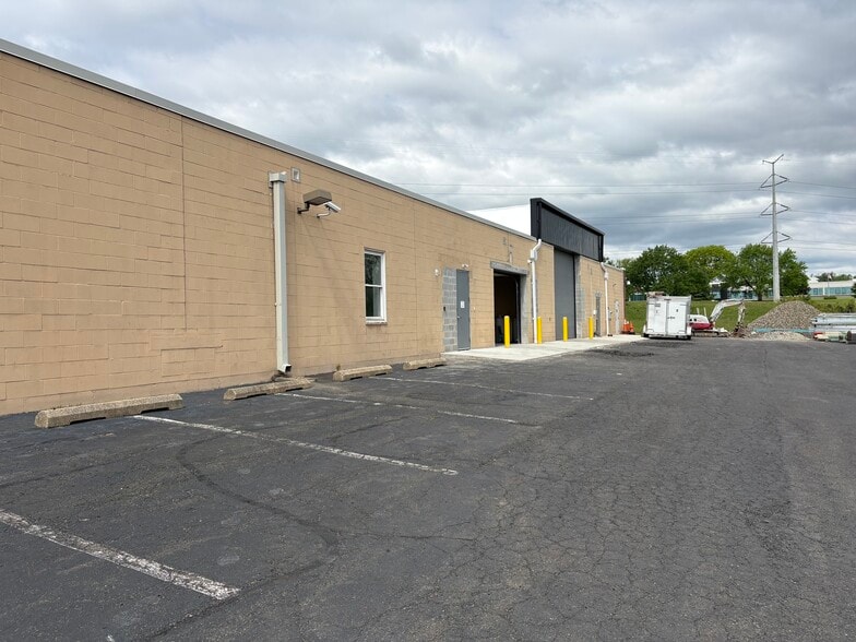 More Photos Of 104 Witmer Rd, Horsham Township Light Manufacturing For Lease