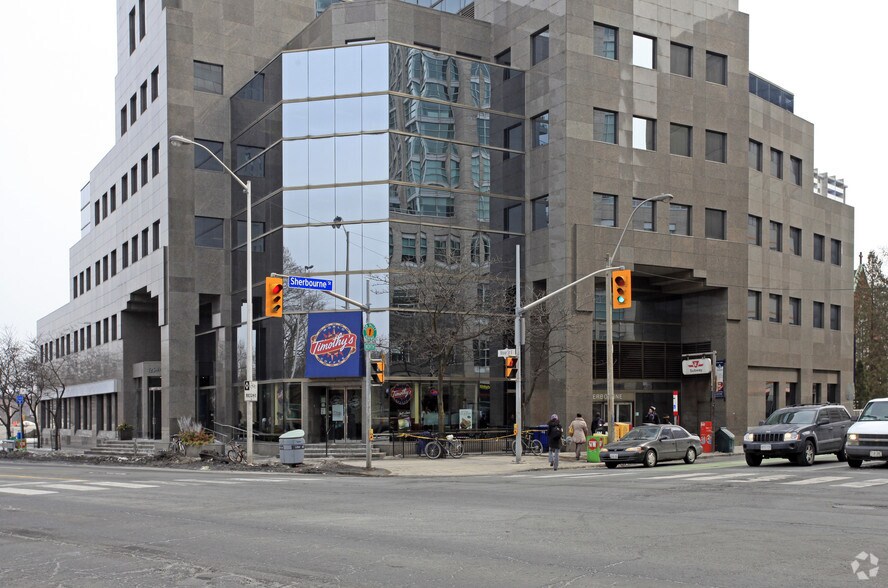 More Photos Of 425 Bloor St E, Toronto Office For Lease