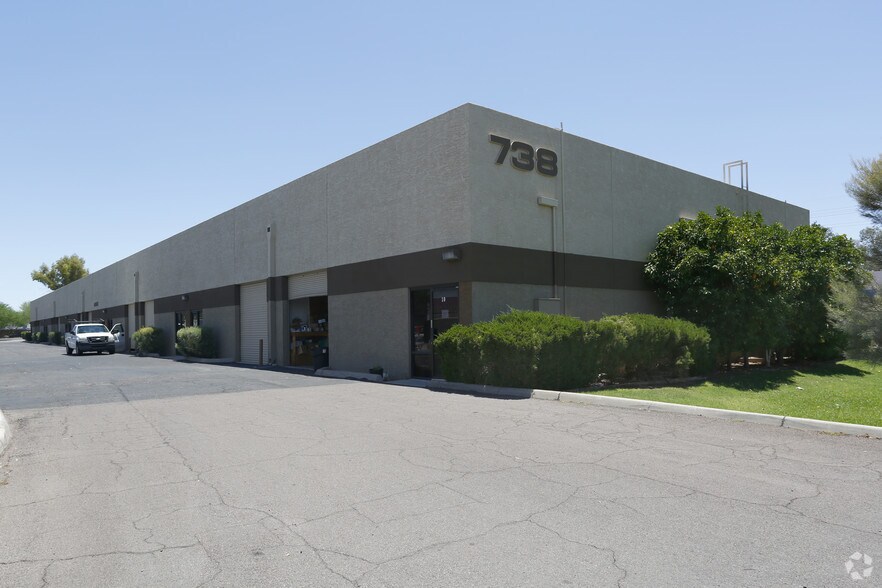 More Photos Of 738 S Perry Ln, Tempe Warehouse For Lease