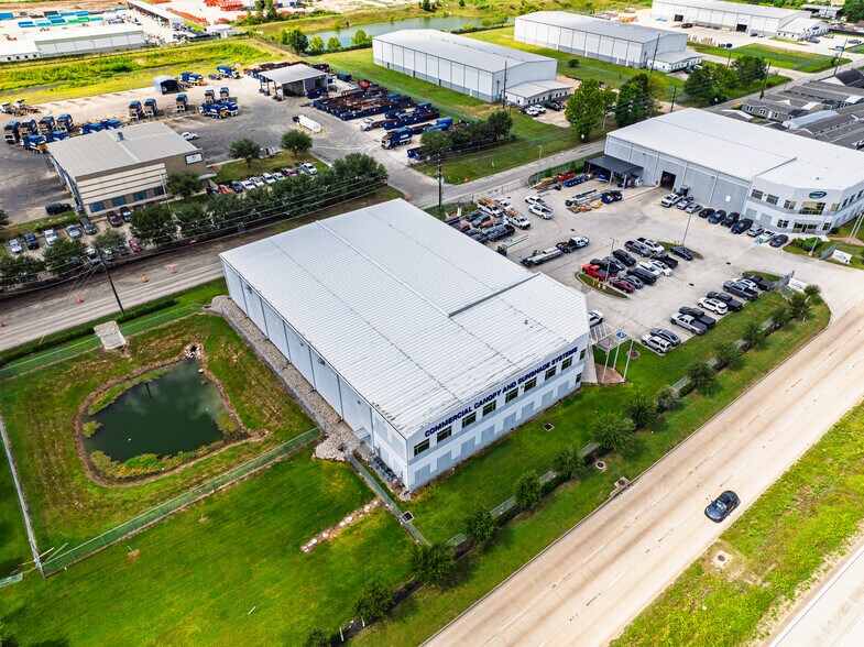 More Photos Of 2323 S Sam Houston Pky W, Houston Warehouse For Lease