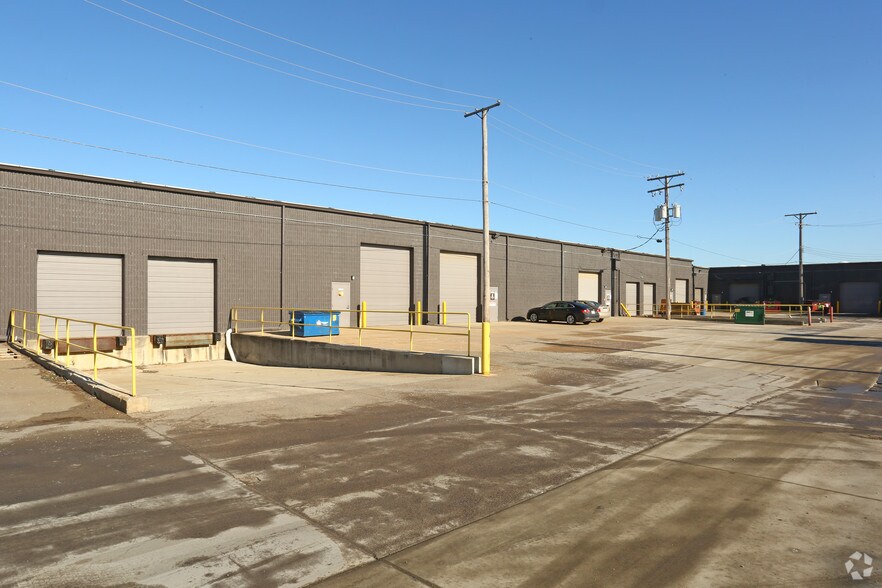 More Photos Of 30932-30976 Industrial Dr, Livonia Warehouse For Lease