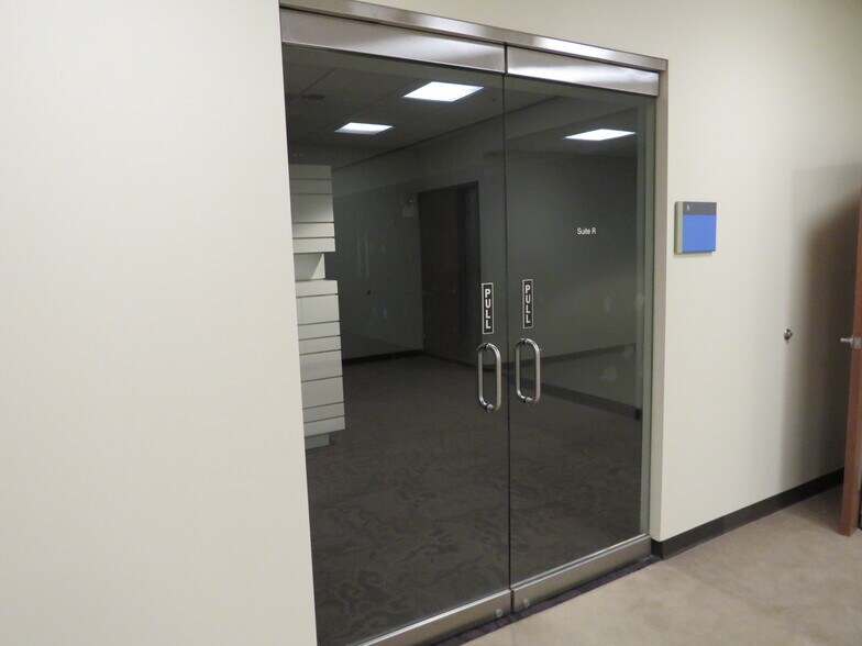 More Photos Of 7000 Caton Farm Rd, Plainfield Medical For Lease