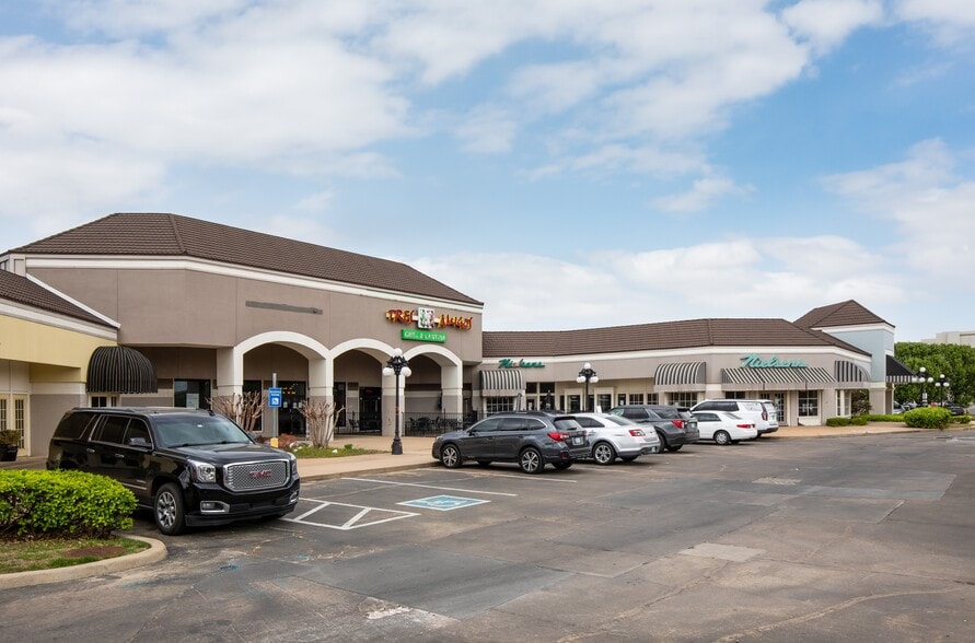 More Photos Of 8138 S Lewis Ave, Tulsa Unknown For Lease