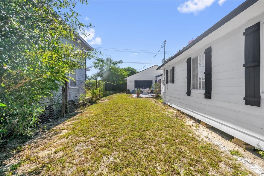 More Photos Of 312 E Main St, Dundee General Retail For Sale