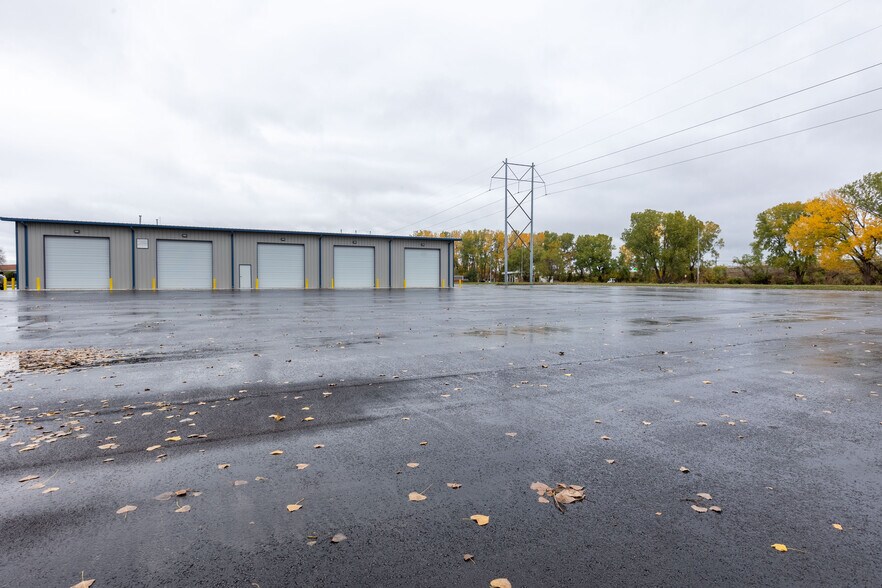 More Photos Of 6709 Universal Ave, Kansas City Warehouse For Sale