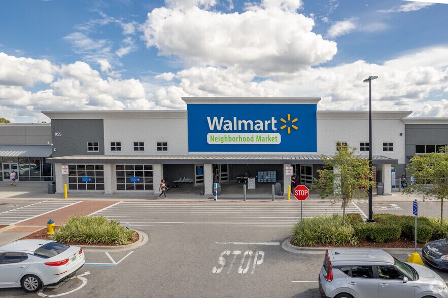 More Photos Of 955 S Woodland Blvd, Deland General Retail For Lease