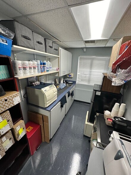 More Photos Of 350 Bloomfield Ave, Bloomfield Office For Sale