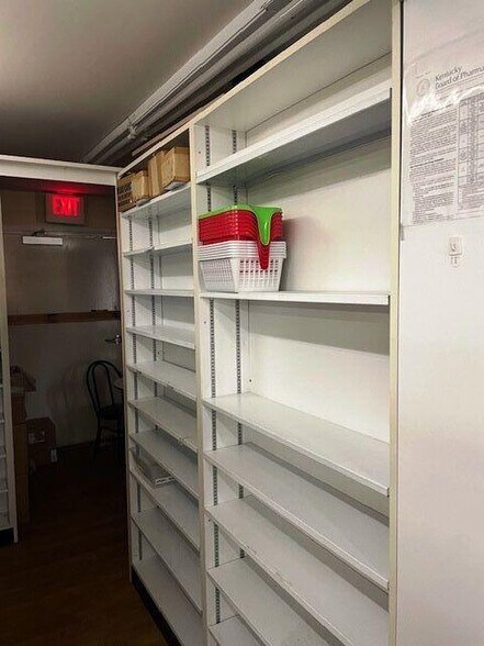 More Photos Of 2009 S 7th St, Hickman General Retail For Sale