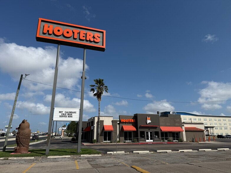 Primary Photo Of 4551 S Padre Island Dr, Corpus Christi Restaurant For Lease