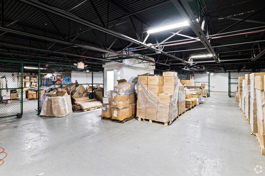 More Photos Of 2320 NW 147th St, Opa-locka Warehouse For Lease