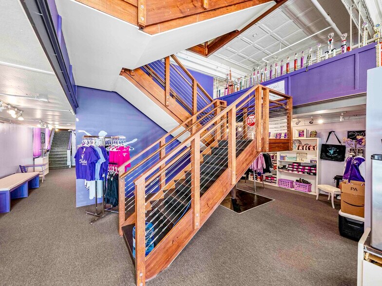 More Photos Of 247 E Stuart Ave, Lake Wales Storefront For Lease