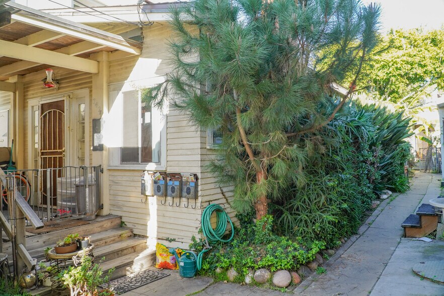 More Photos Of 7421-25 La Jolla blvd, La Jolla Multifamily For Sale
