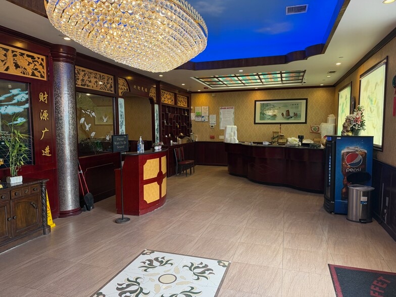 More Photos Of 4303 N Navarro St, Victoria Freestanding For Lease