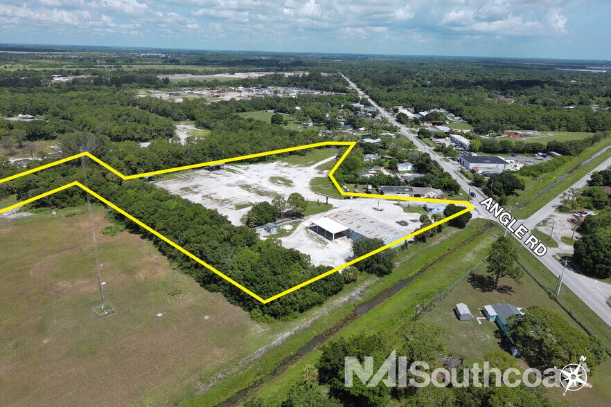 More Photos Of 907 Angle Rd, Fort Pierce Warehouse For Lease